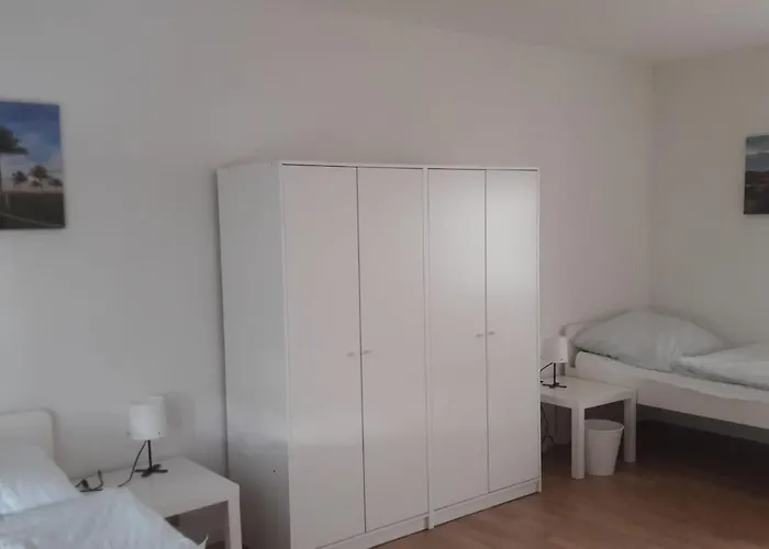 Apartment Work & In Menden- Rooms2stay *